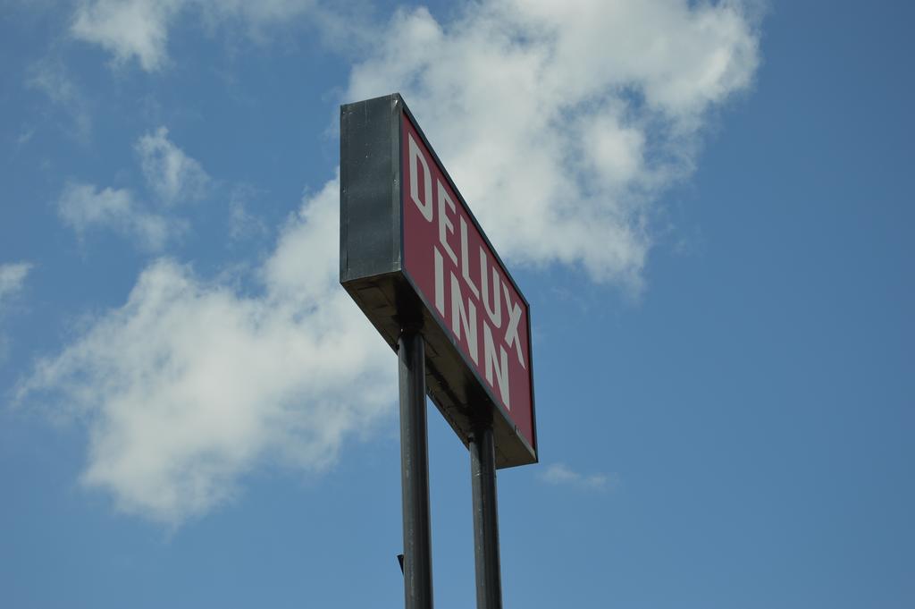 Delux Inn Tulsa Exteriör bild